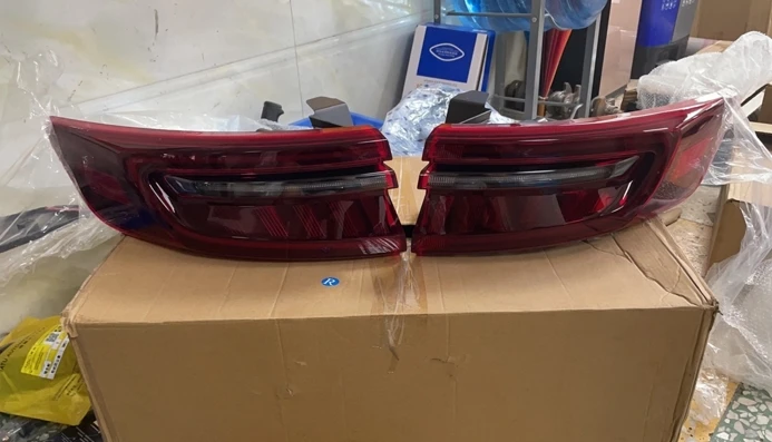 Tail Lamp RH Tail Lamp RH